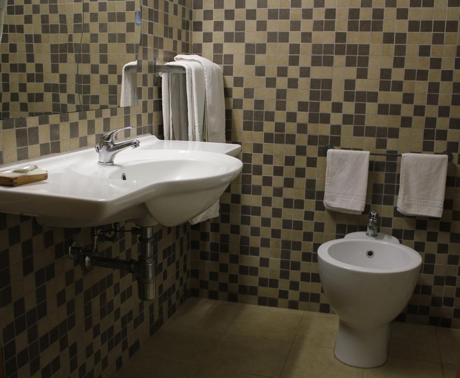 Hotel 106 Sellia Marina Zimmer foto